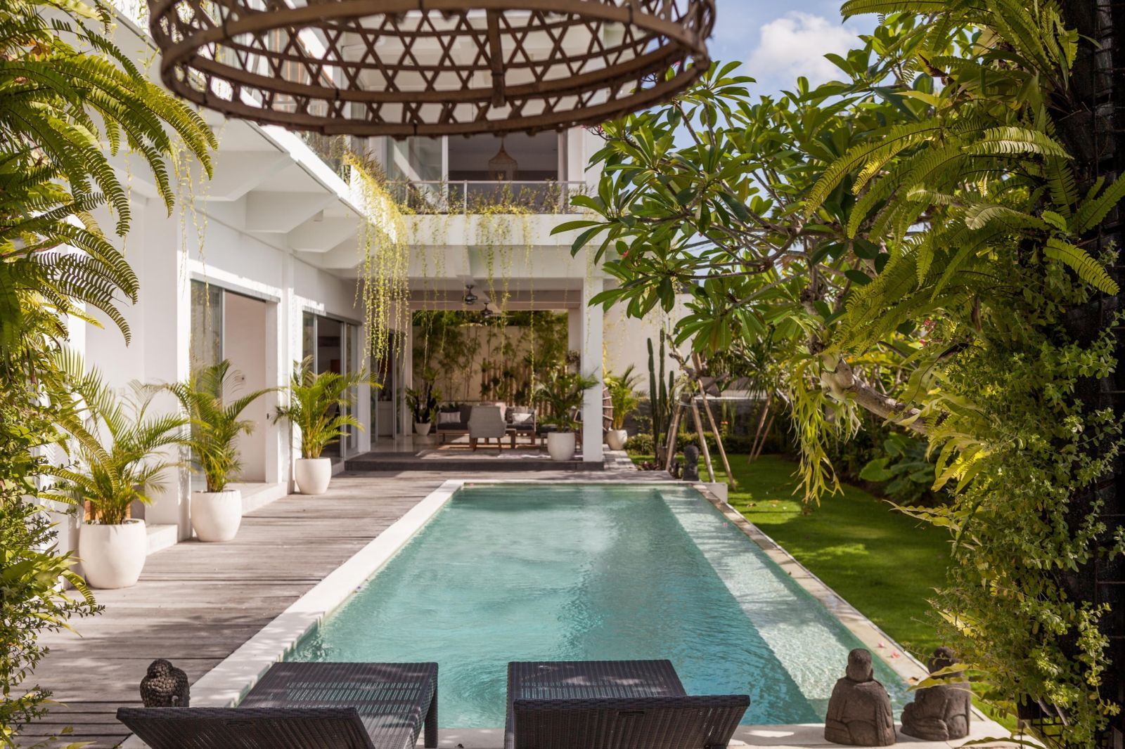 RUSTIC ATMOSPHERE FAMILY-FRIENDLY VILLA